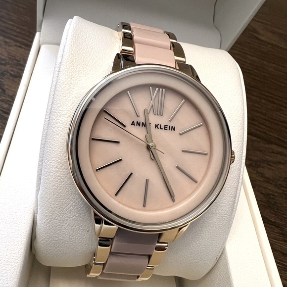 Anne Klein Accessories - ANNE KLEIN WATCH 🌸NWT🌸
